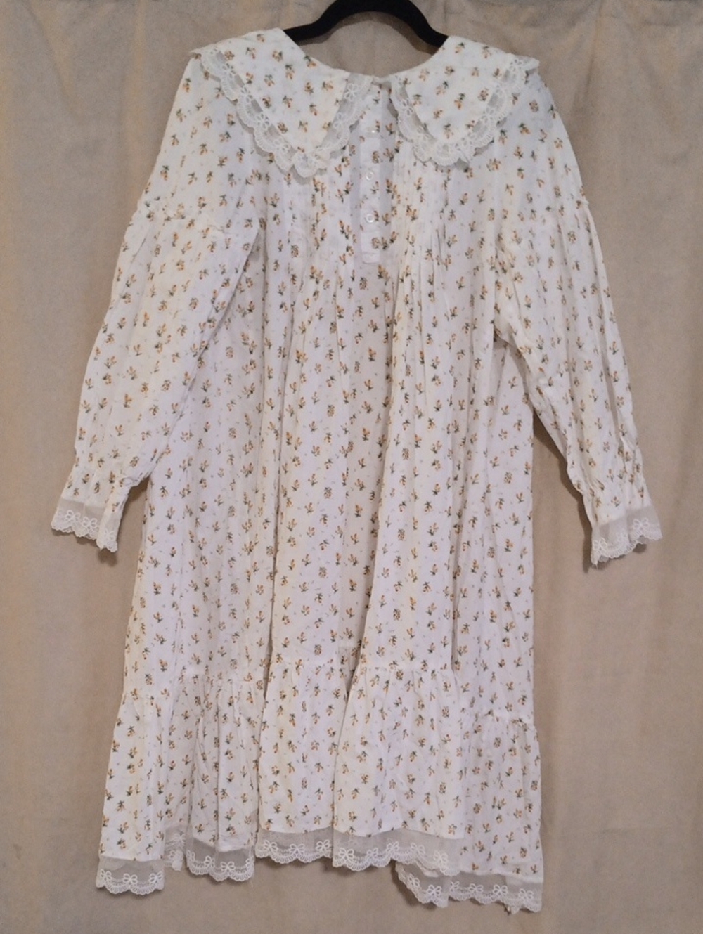 White Floral Lace-Trim Nightgown